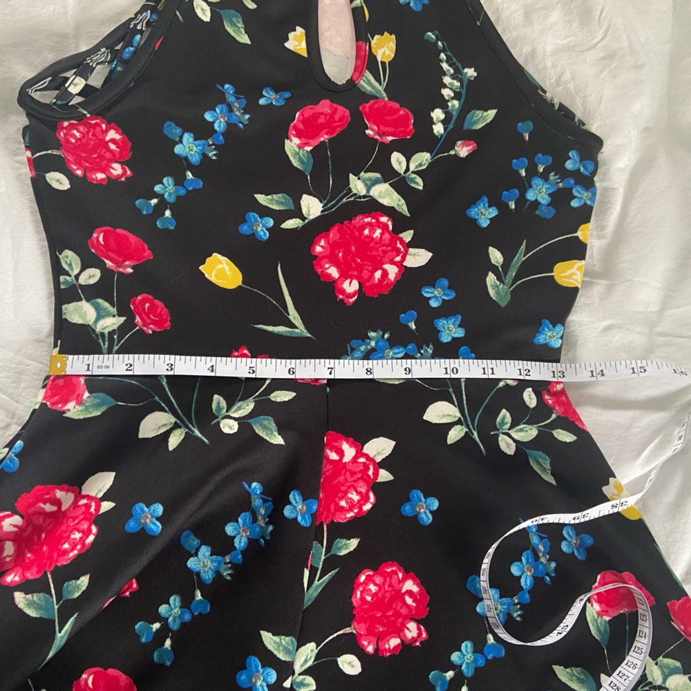 No boundaries black floral dress size 7-9 - Picture 9 of 11